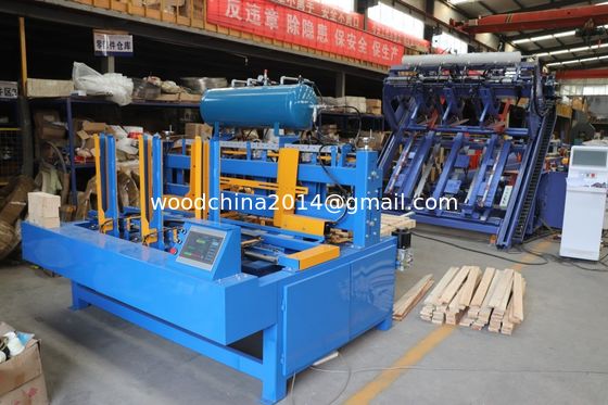 อัตโนมัติไม้ Pallet Block Nailing เครื่อง Pallet ขา Nailing เครื่อง