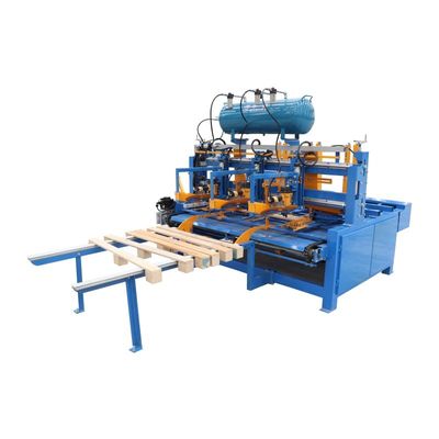 เครื่องเล็บแบบอัตโนมัติ Euro Wood Pallet เครื่องประกอบขาพัลเล็ต
